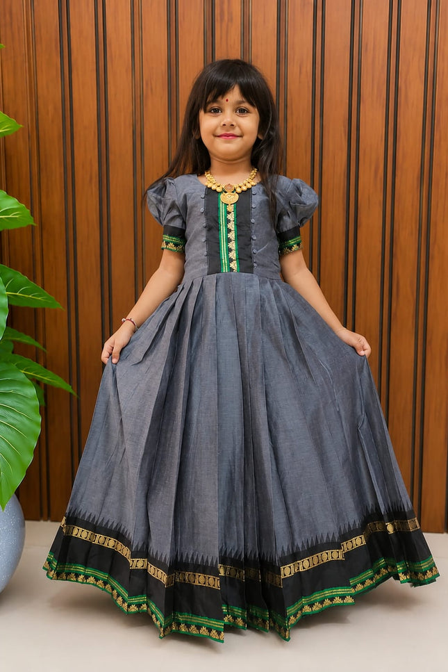Girls vintage gown SS326