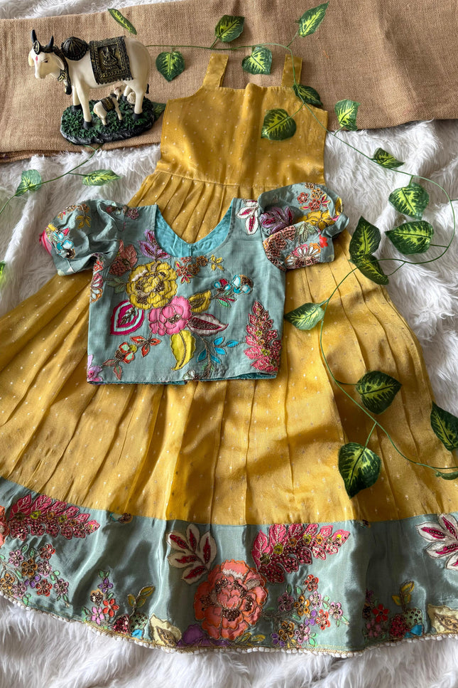 A dreamy gown for girls SS440