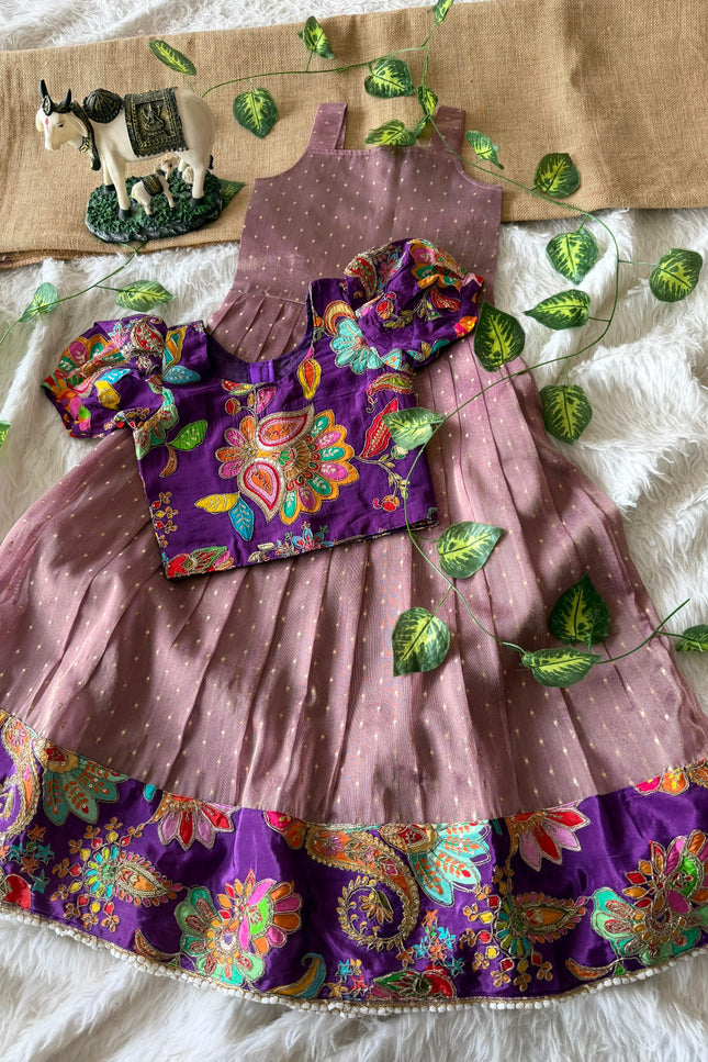 A dreamy gown for girls SS440