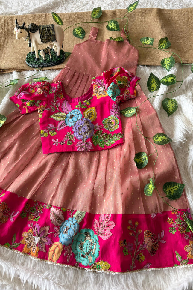 A dreamy gown for girls SS440