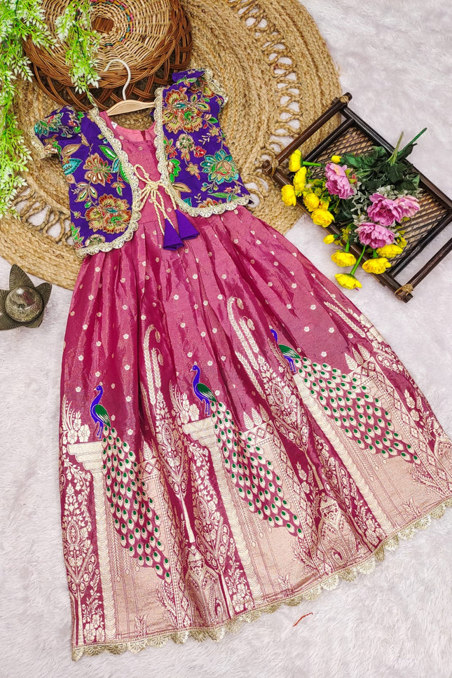 Peacock love SS205