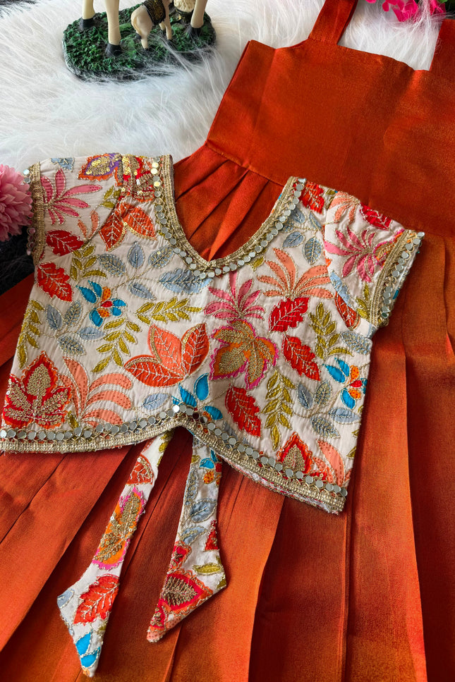 Festive Charm SS269