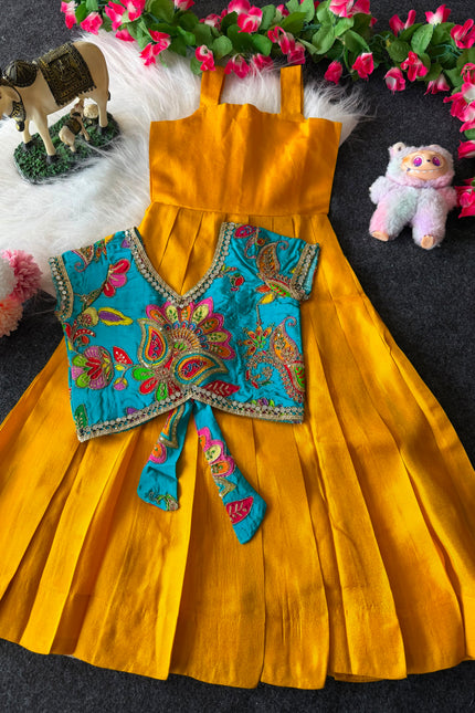 Festive Charm SS269