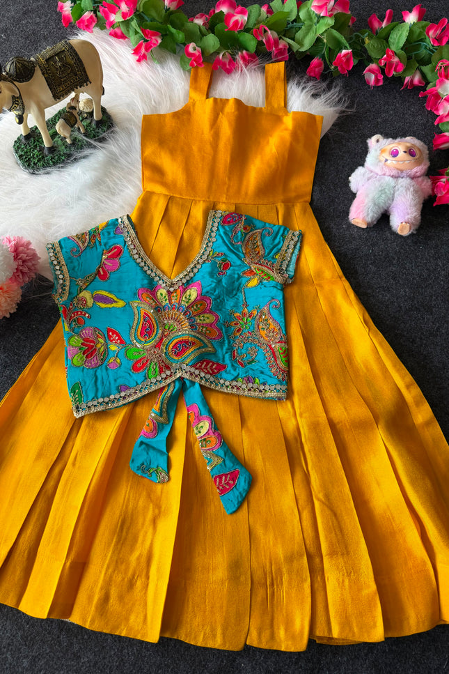 Festive Charm SS269