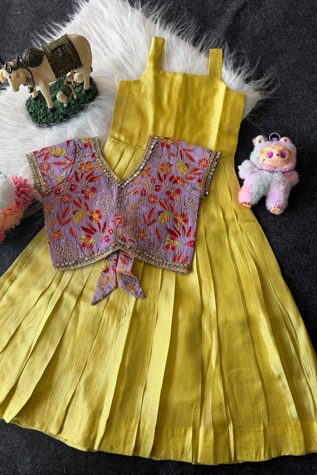 Festive Charm SS269
