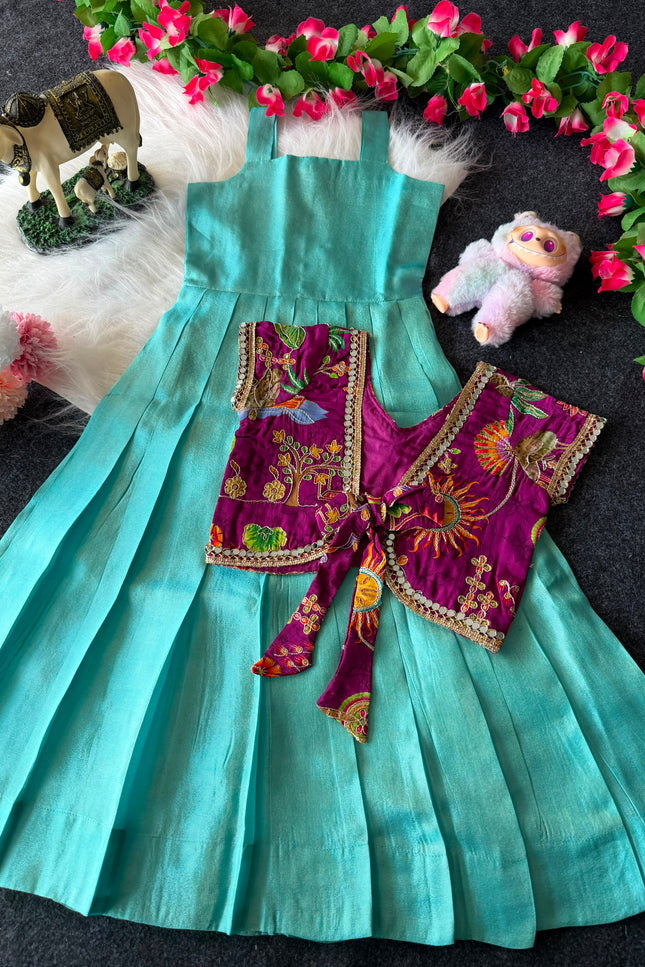 Festive Charm SS269