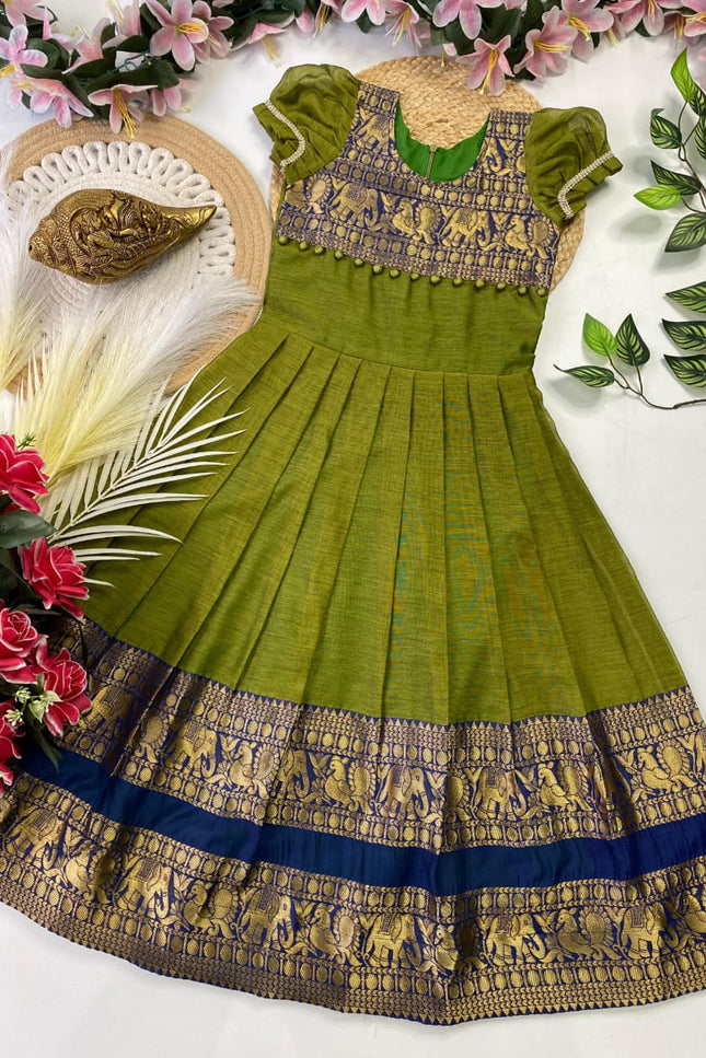 Exclusive kids gown SS282