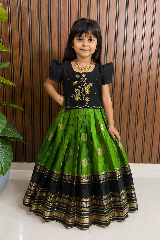 KIDS LEHENGA CHOLI SS300