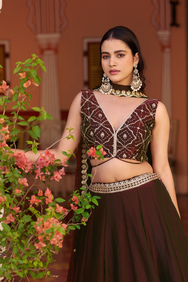 Look that speaks pure elegance  SS298