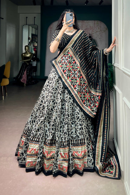 Celebrate the spirit of Navratri SS340