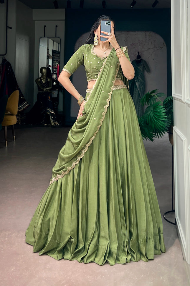 A look that speaks grace SS372
