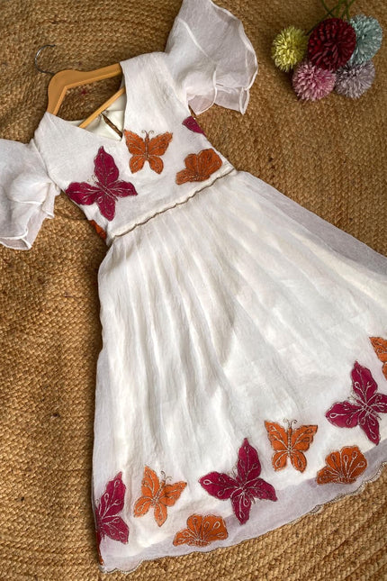 A Dreamy girls’ gown SS365