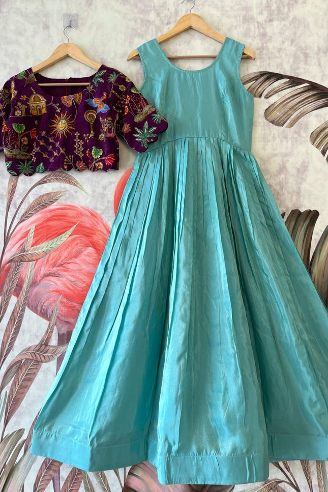 ADULT GOWN WITH COAT SS379