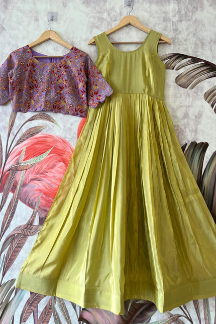 ADULT GOWN WITH COAT SS379