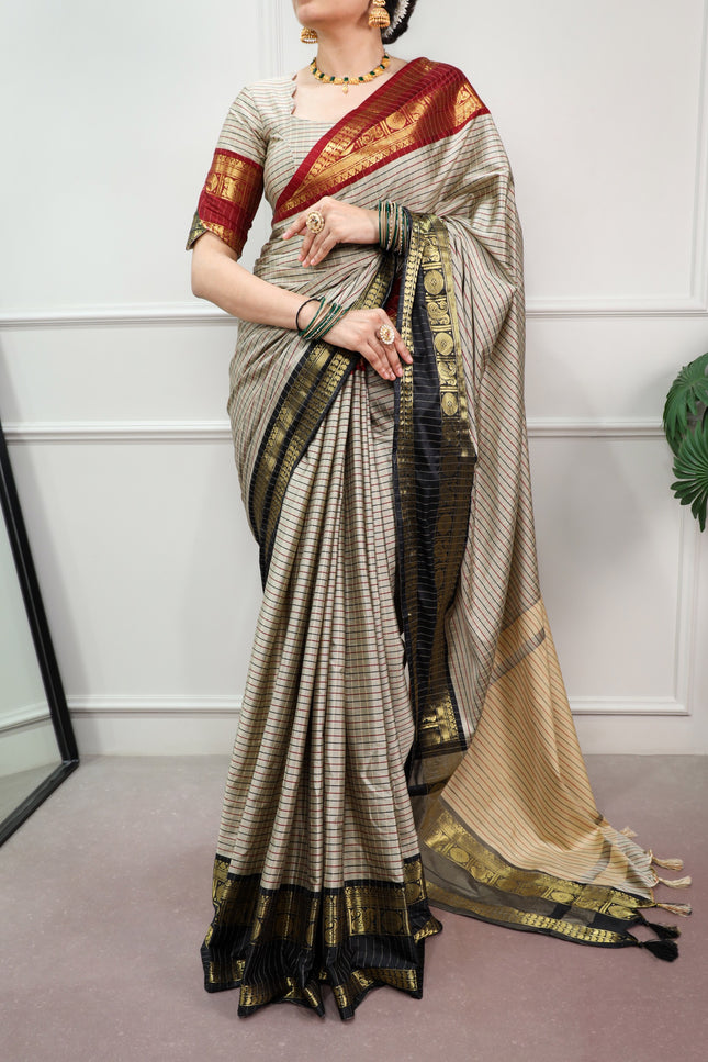 Your perfect companion for every festive SS394