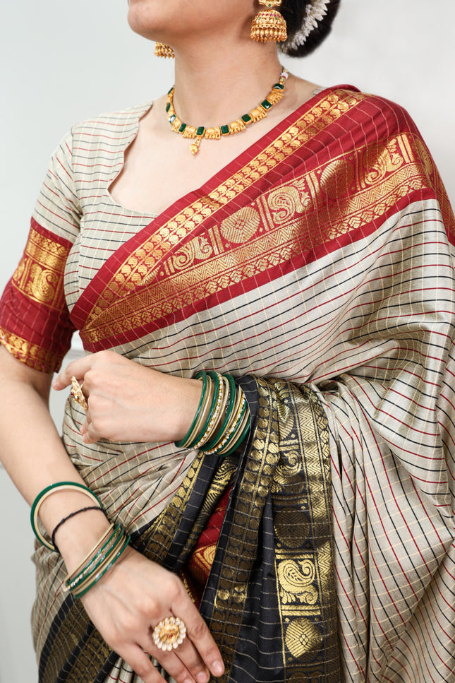 Your perfect companion for every festive SS394