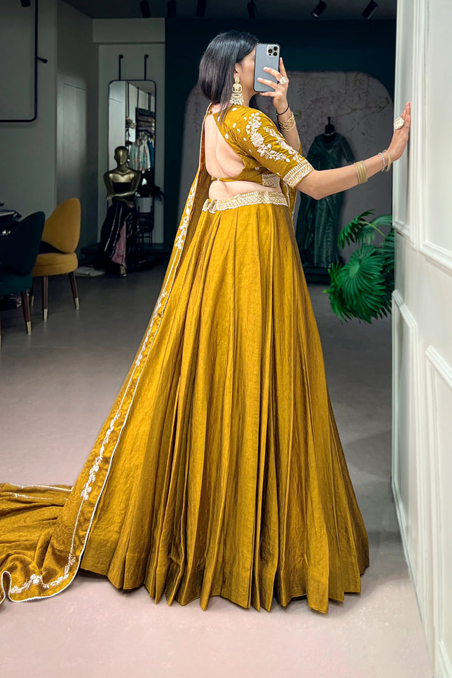 Designed to capture attention of beauty SS423