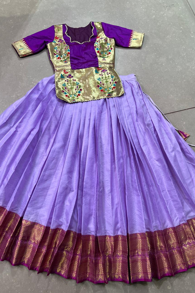 Traditional essence meets chic style  SS419