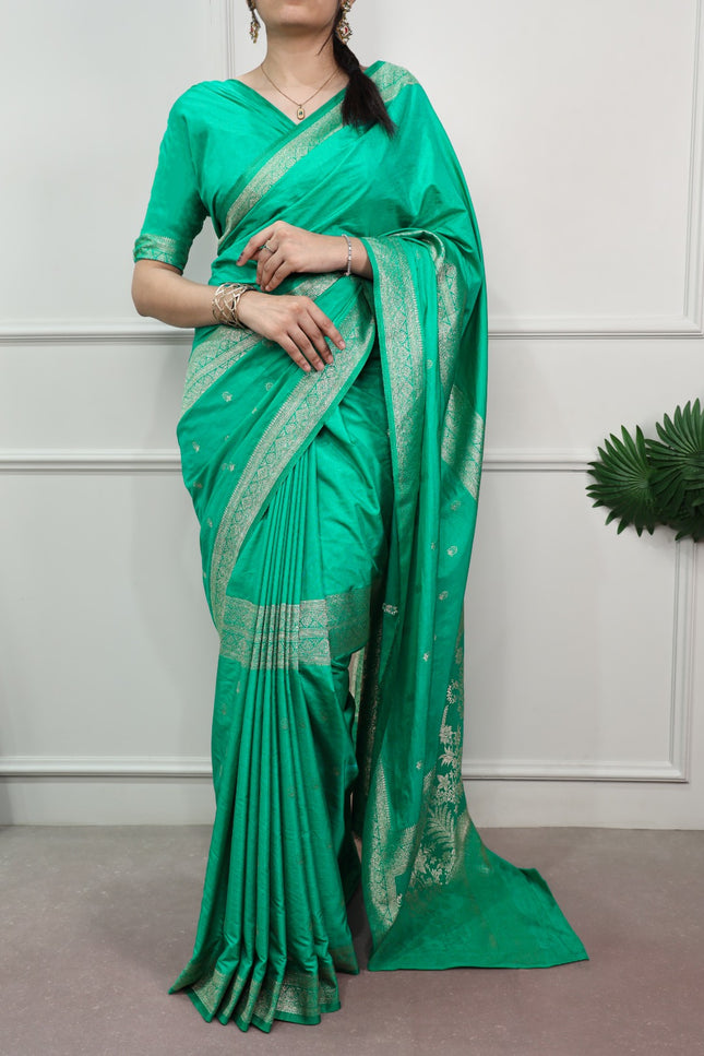 Designed to make every moment feel royal SS435