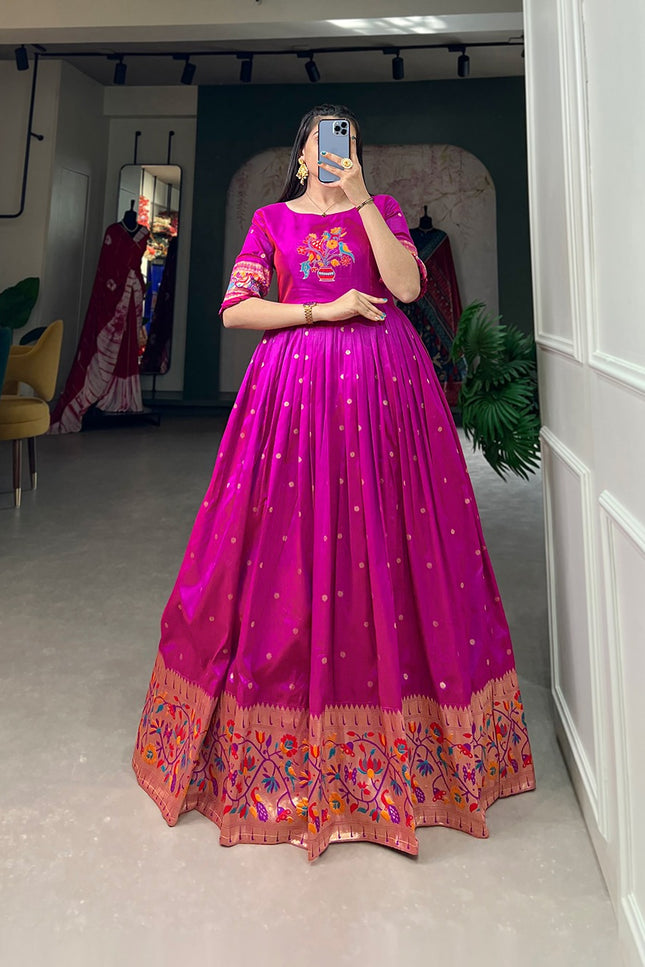 Woven with threads of tradition and dreams SS477
