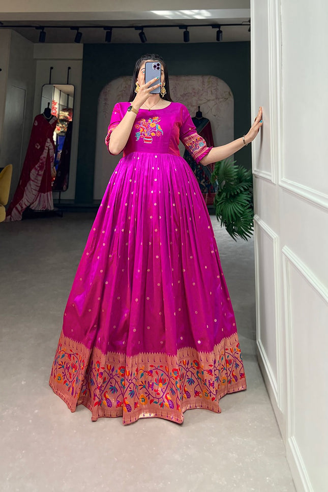 Woven with threads of tradition and dreams SS477