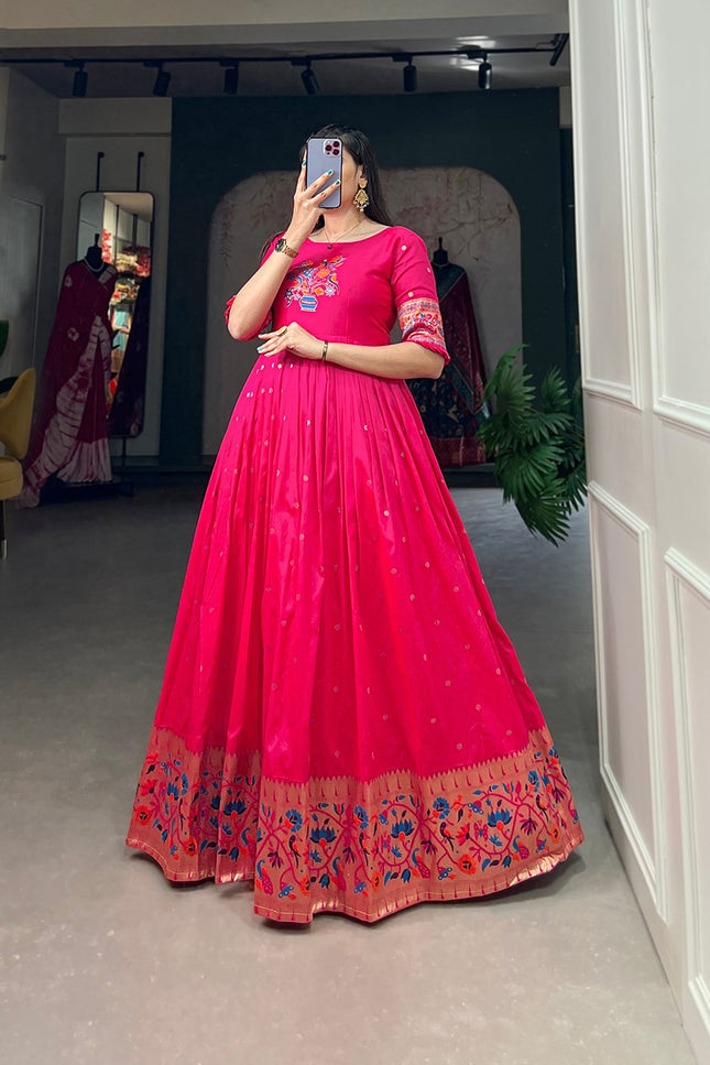 Woven with threads of tradition and dreams SS477