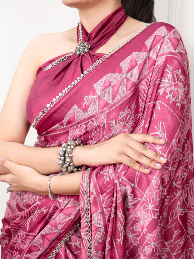Perfect blend of tradition and festive sparkle SS505