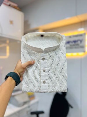 OFF WHITE