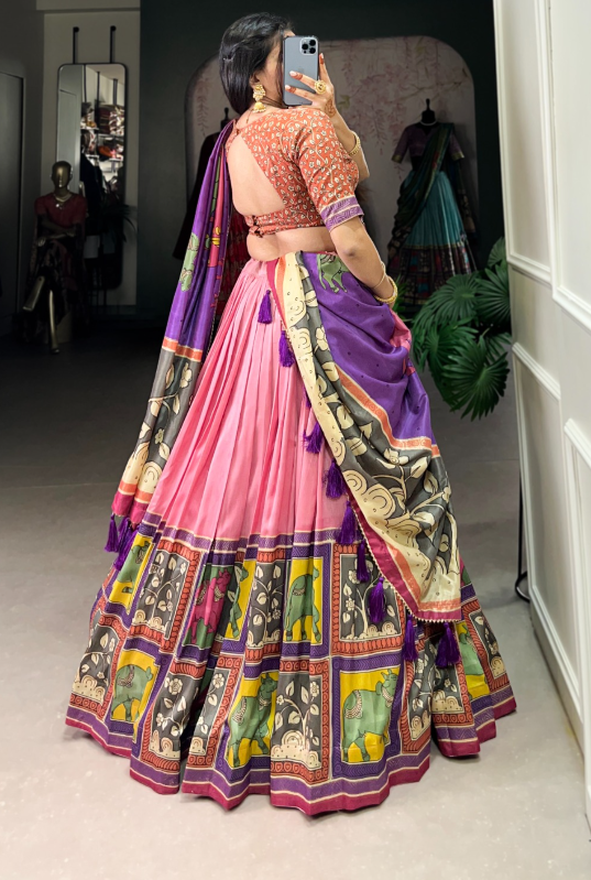 Draped in tradition, shining in silk SS525
