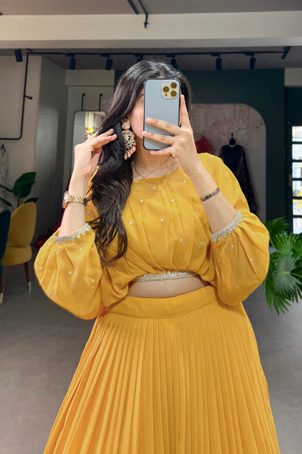Flaunt Your Flair with Georgette Croptop SS535