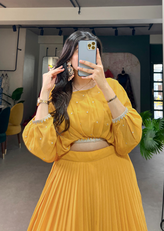 Flaunt Your Flair with Georgette Croptop SS535