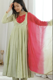 pastel green / S-36 to M-38