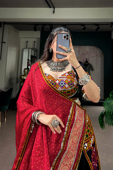 Steal every spotlight in this Navratri SS566