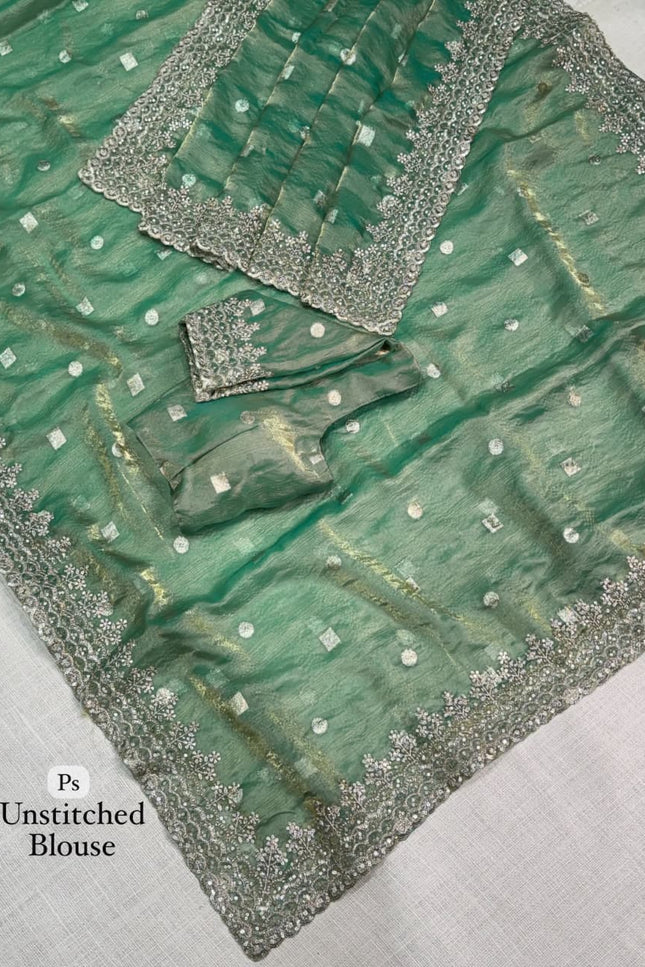A partywear beauty with glimpse SS571