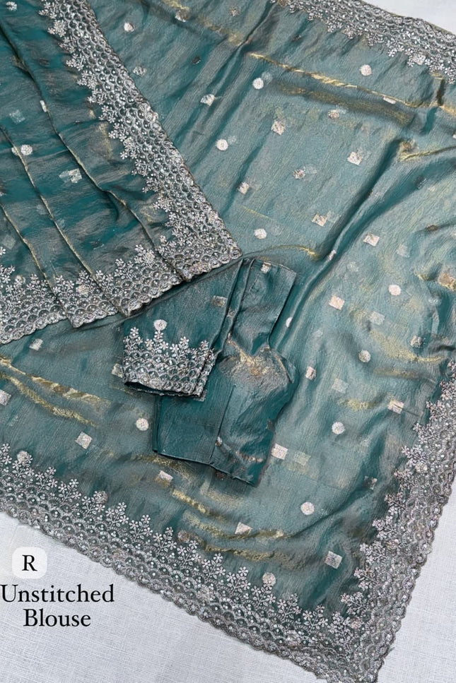 A partywear beauty with glimpse SS571