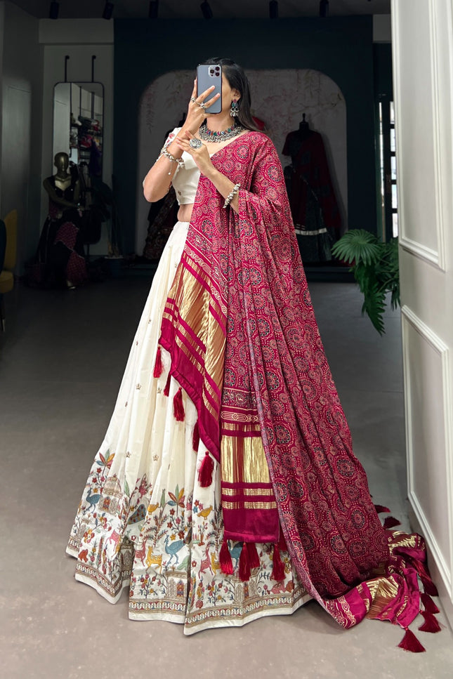 Khadi charm with a touch of shimmer SS597