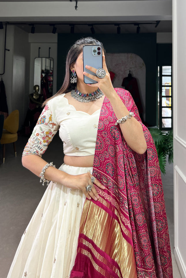 Khadi charm with a touch of shimmer SS597