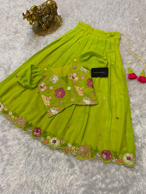 PARROT GREEN