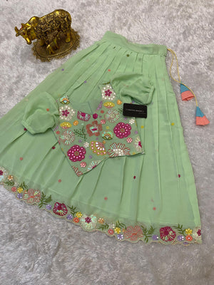 MINT GREEN