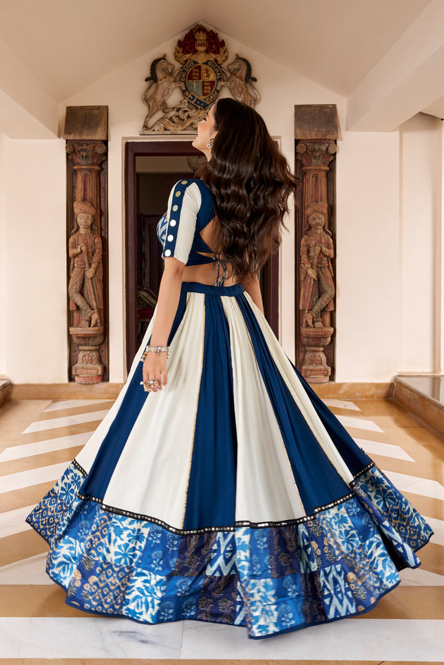 Celebrate the rhythm of Navratri SS641