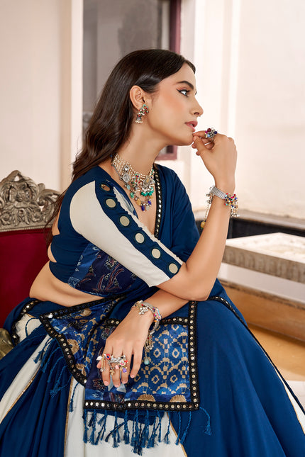 Celebrate the rhythm of Navratri SS641