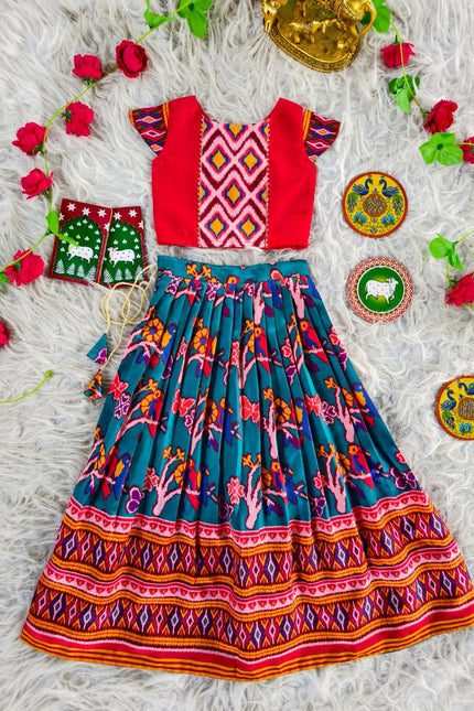 Beautifully crafted ethnic set is perfect for kids SS639