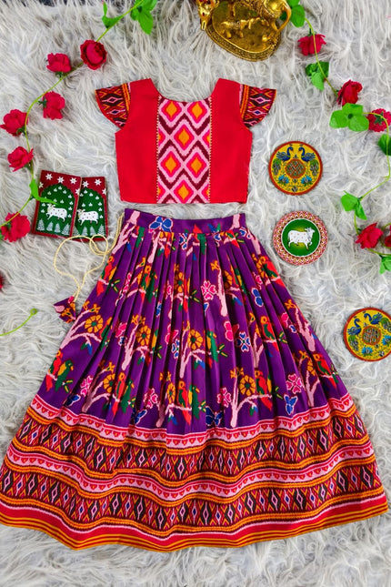 Beautifully crafted ethnic set is perfect for kids SS639