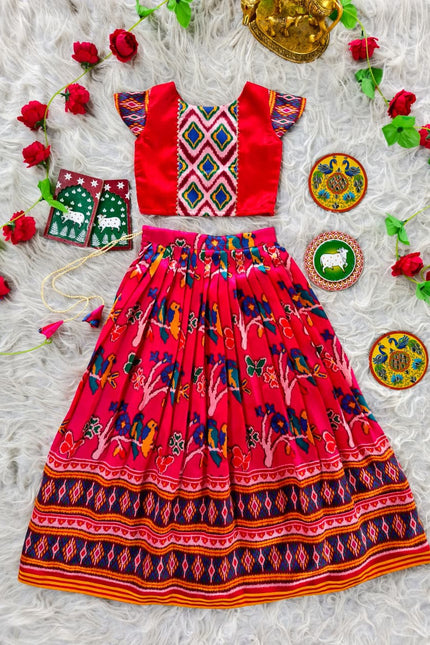 Beautifully crafted ethnic set is perfect for kids SS639