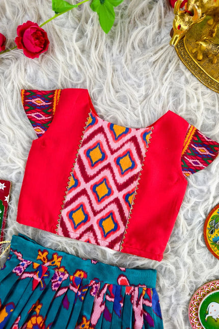 Beautifully crafted ethnic set is perfect for kids SS639