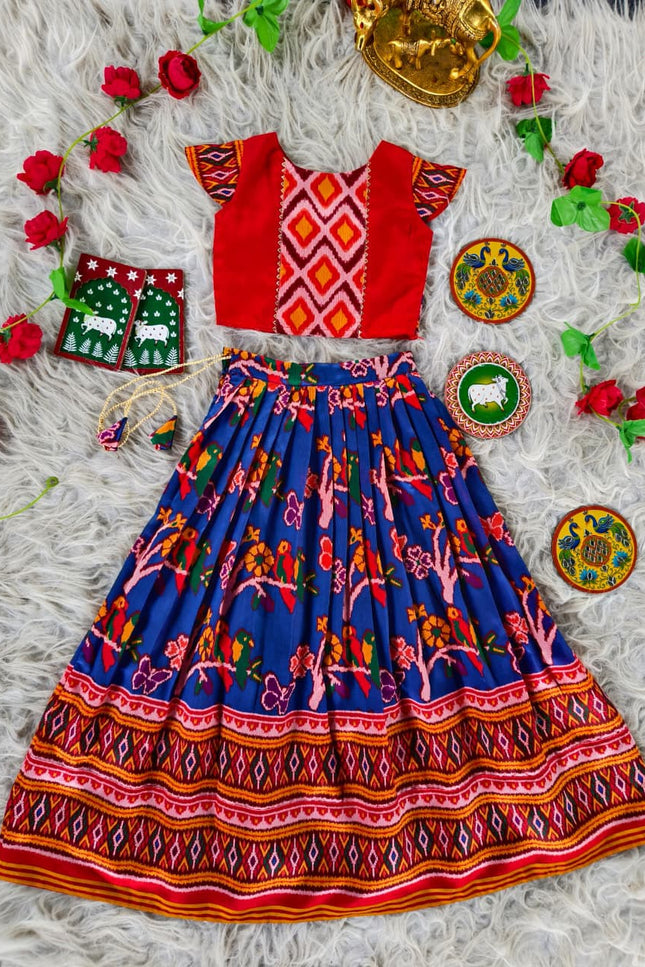 Beautifully crafted ethnic set is perfect for kids SS639