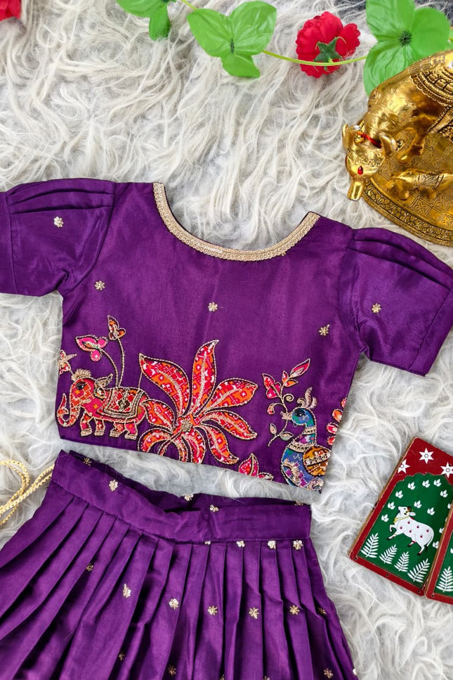 A perfect blend of tradition, comfort, and style SS687
