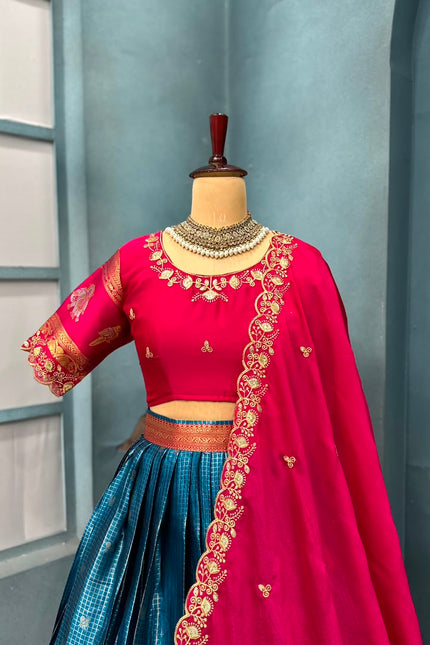 Decent and Beauty look on this Festivals SS712