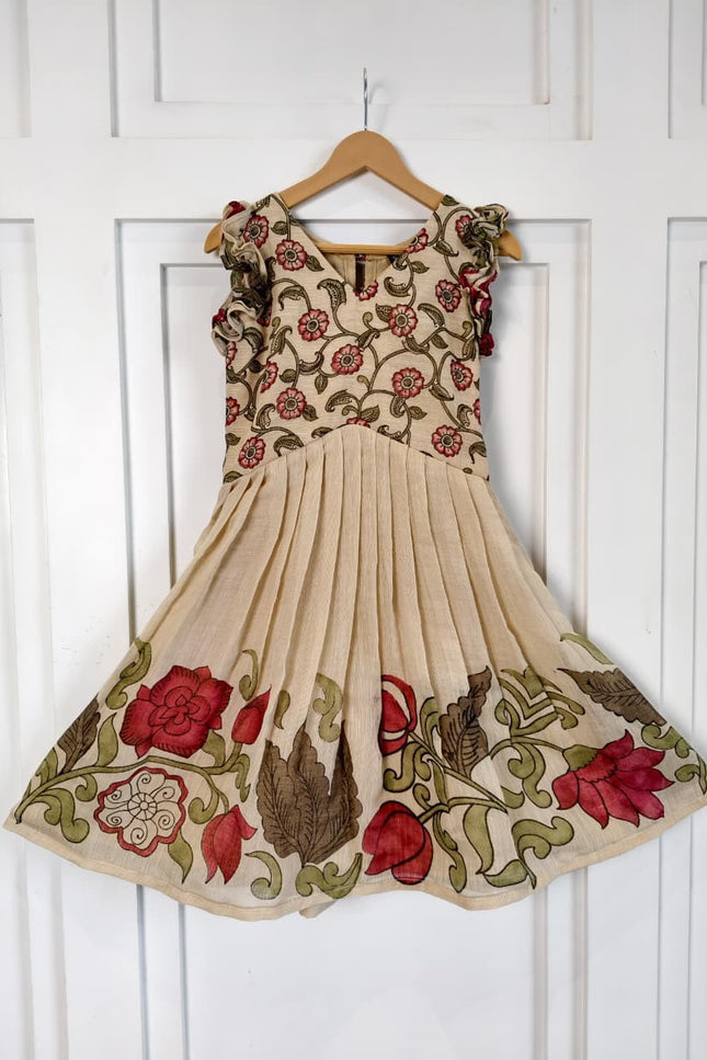 Beautifully crafted with an elegant print gown SS724