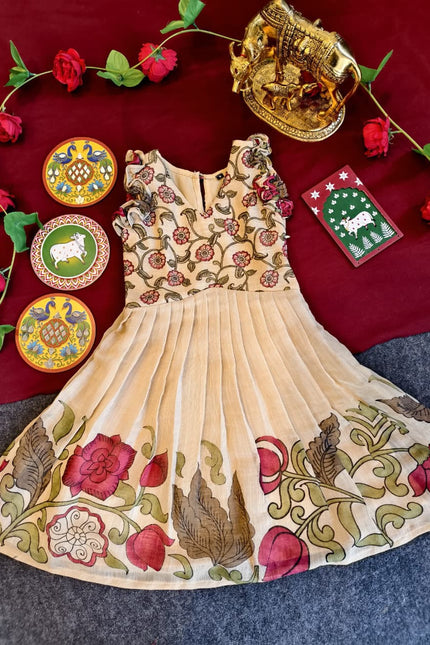 Beautifully crafted with an elegant print gown SS724